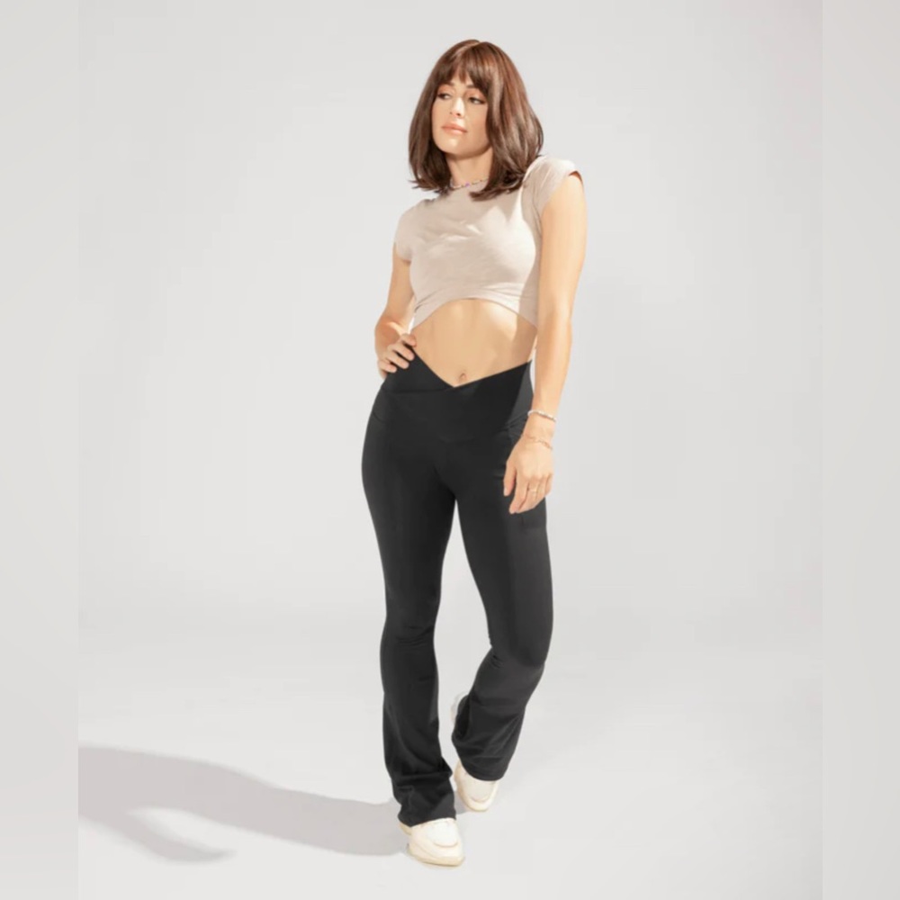 *NWT* POPFLEX Crisscross Hourglass Flared Legging 29”/XXS